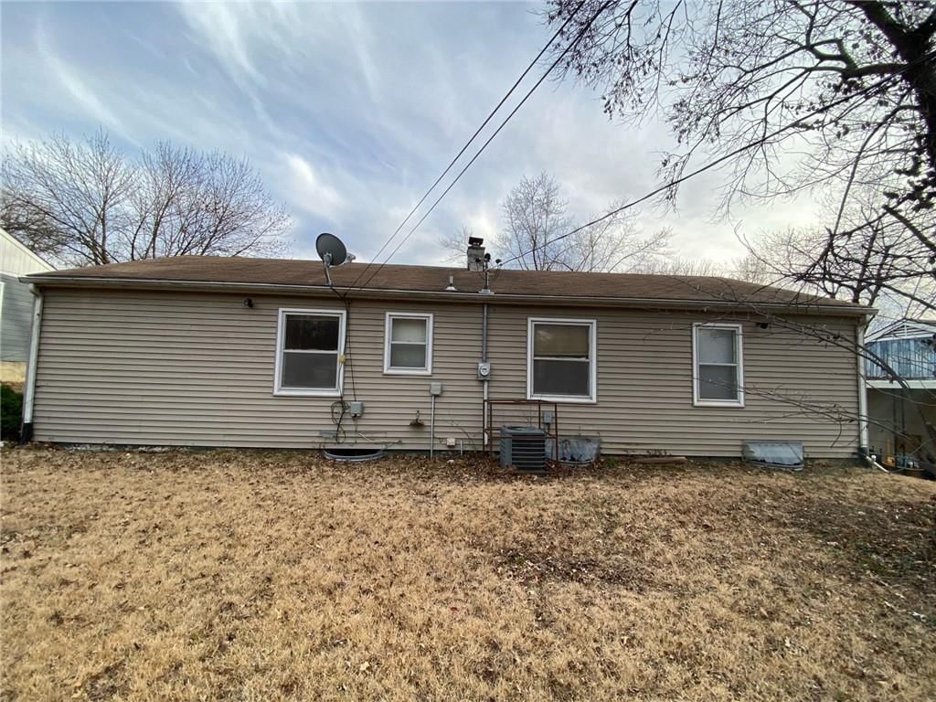 9304 Vaughn Avenue — photo 5