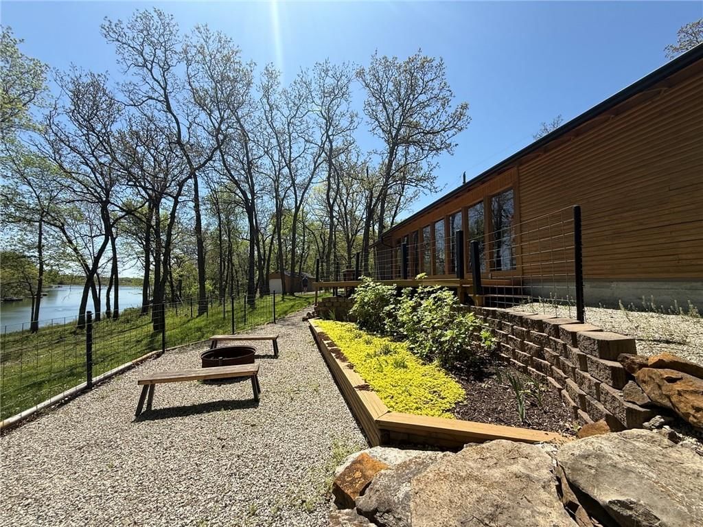89 NW Lakeside Drive — photo 21