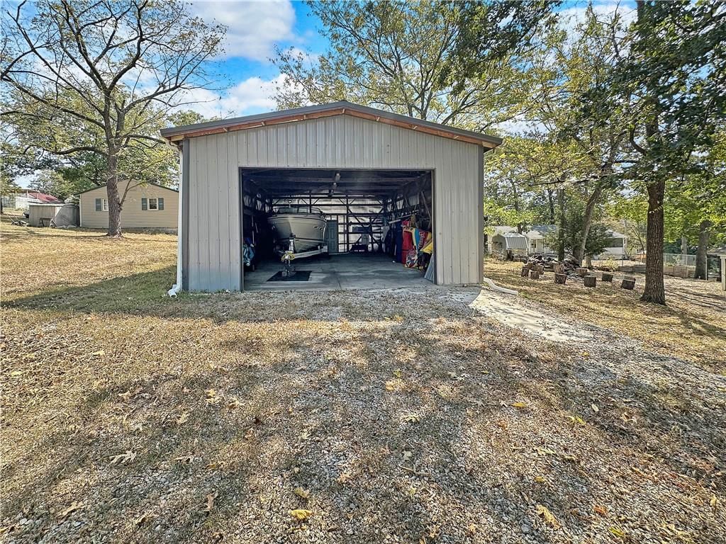28720 Mistletoe Avenue — photo 3