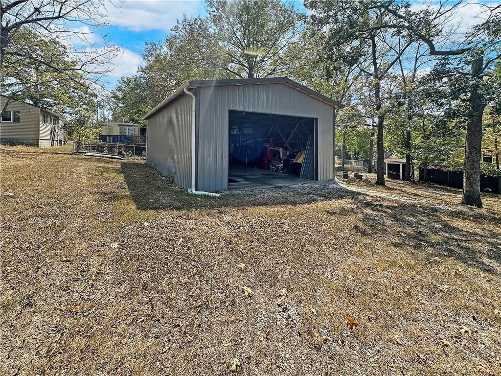 28720 Mistletoe Avenue — photo 23