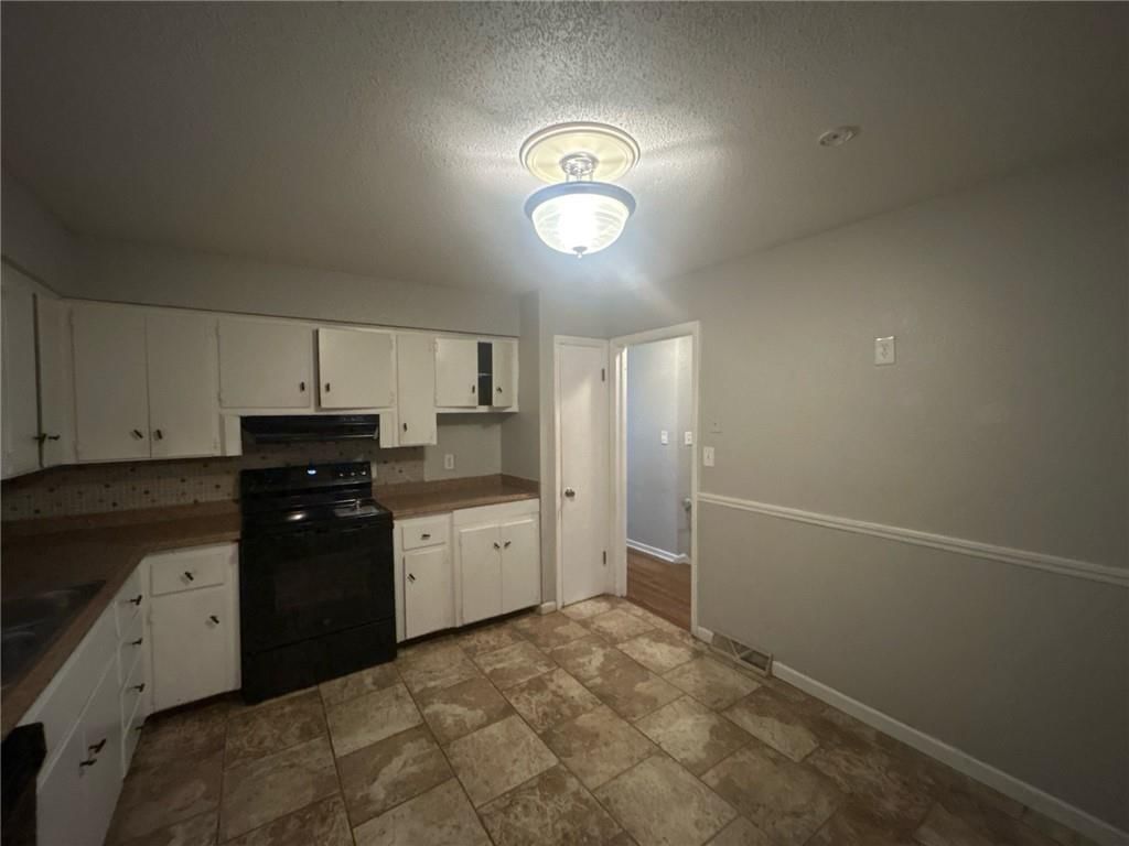 7421 Hardy Avenue — photo 2