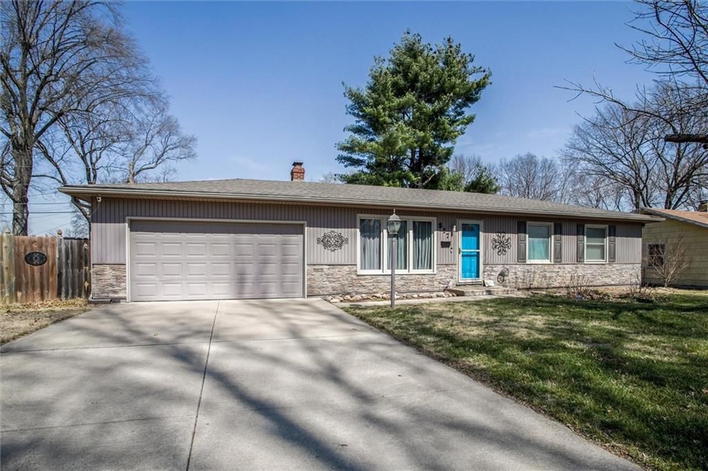 517 NW Lakeview Road, Blue Springs, MO