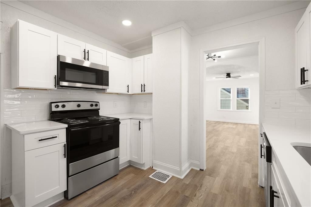 10515 E Lake Drive — photo 8