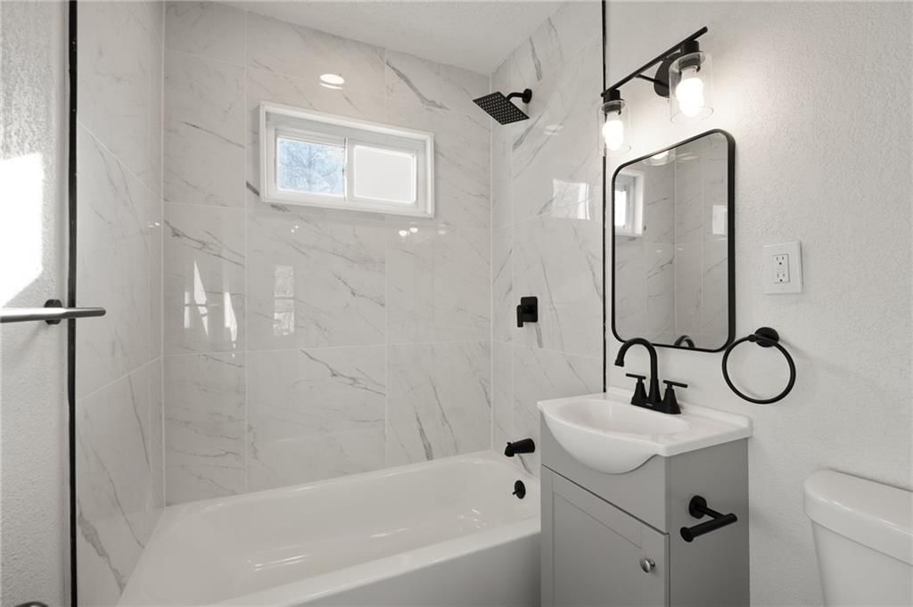 10515 E Lake Drive — photo 15