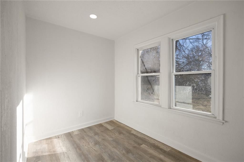 10515 E Lake Drive — photo 16