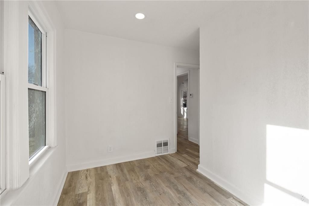 10515 E Lake Drive — photo 17