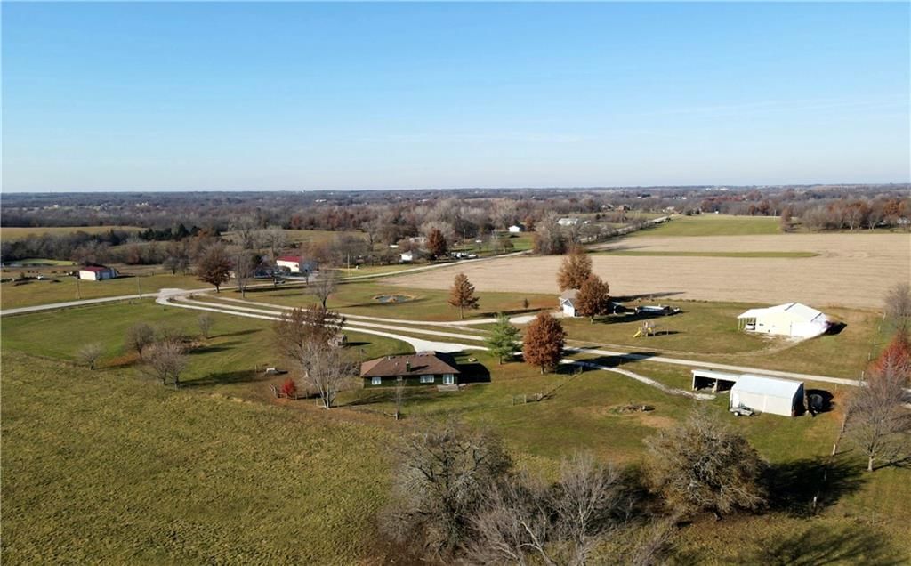 403 NW AA HWY — photo 39