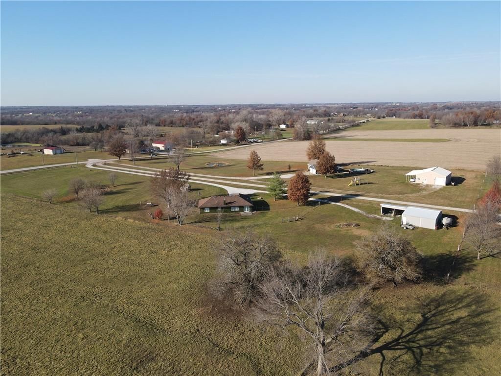 403 NW AA HWY — photo 40