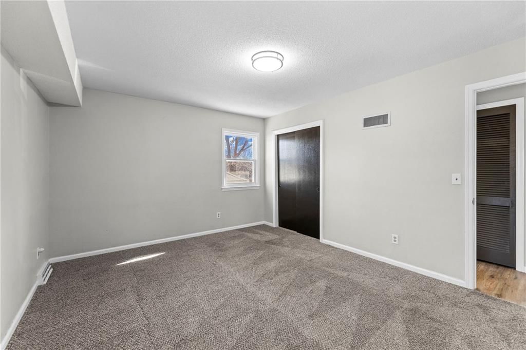 11812 E 56th Terrace — photo 11