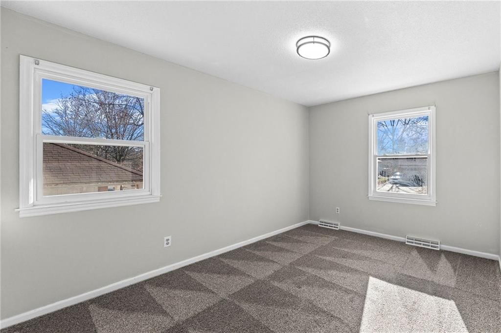 11812 E 56th Terrace — photo 15