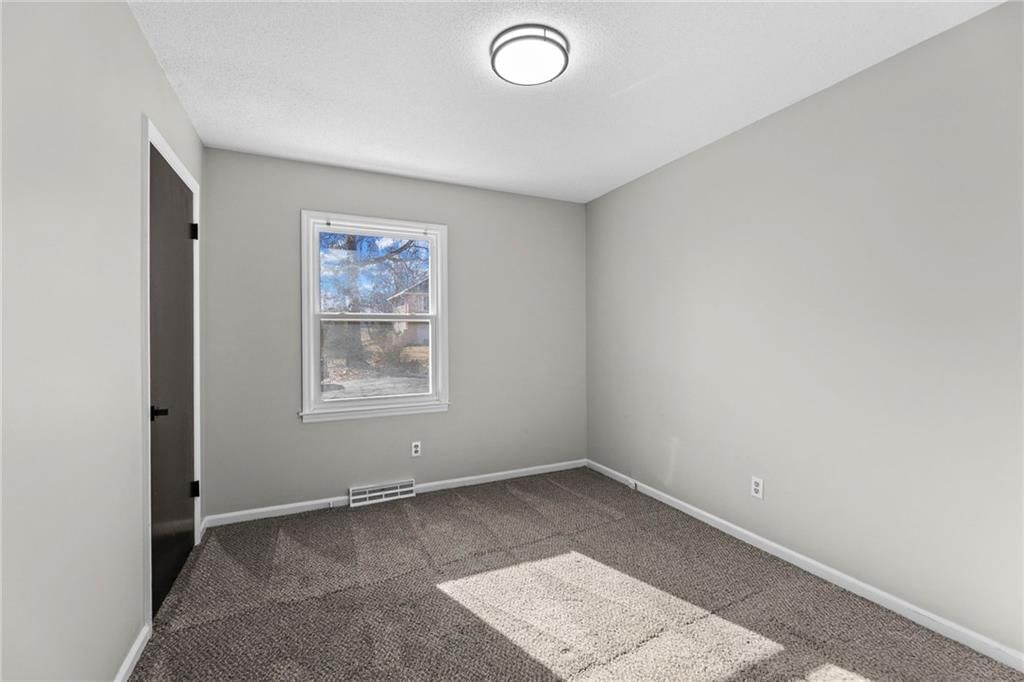 11812 E 56th Terrace — photo 18