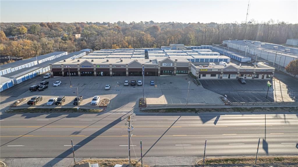 2911 B S Belt Highway — photo 2