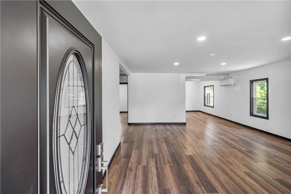 1110 W 3rd Street — photo 11