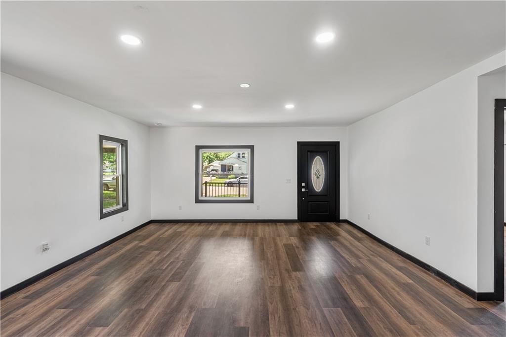 1110 W 3rd Street — photo 13