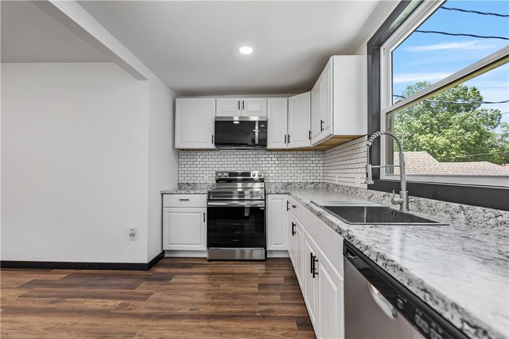 1110 W 3rd Street — photo 18