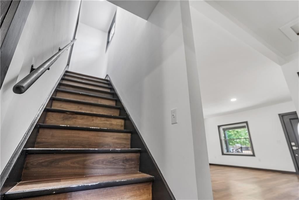 1110 W 3rd Street — photo 36