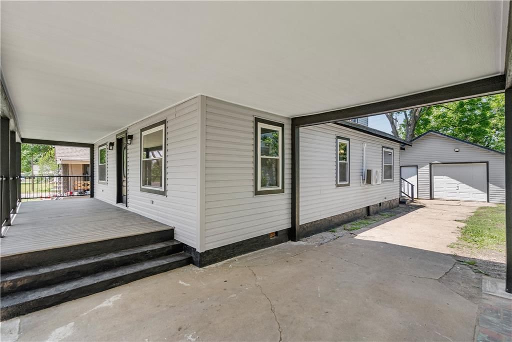 1110 W 3rd Street — photo 47