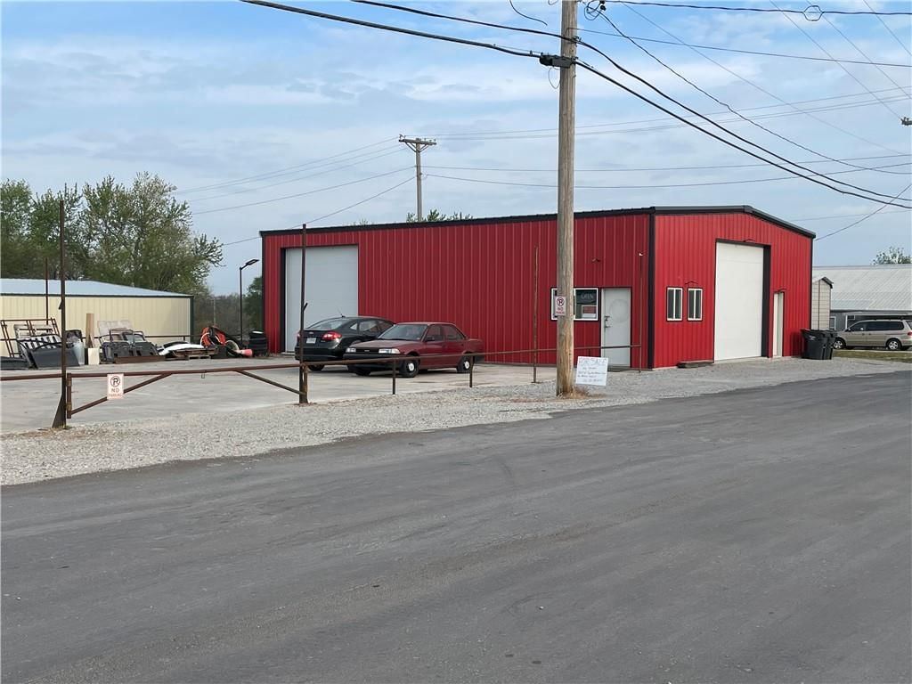 101 W Main Street — photo 2