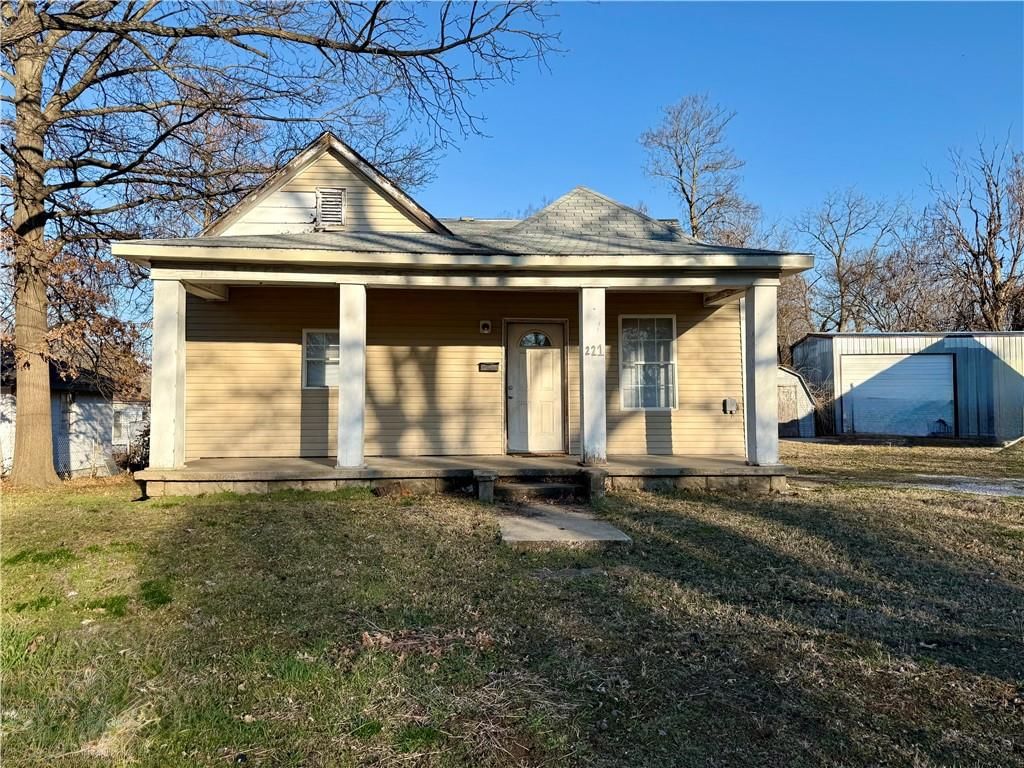221 N Clay Street — photo 2