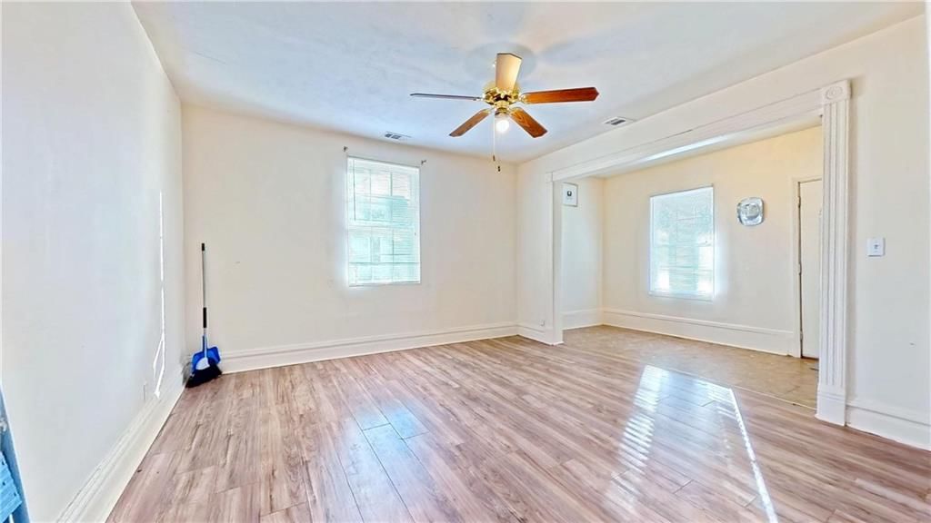 221 N Clay Street — photo 7