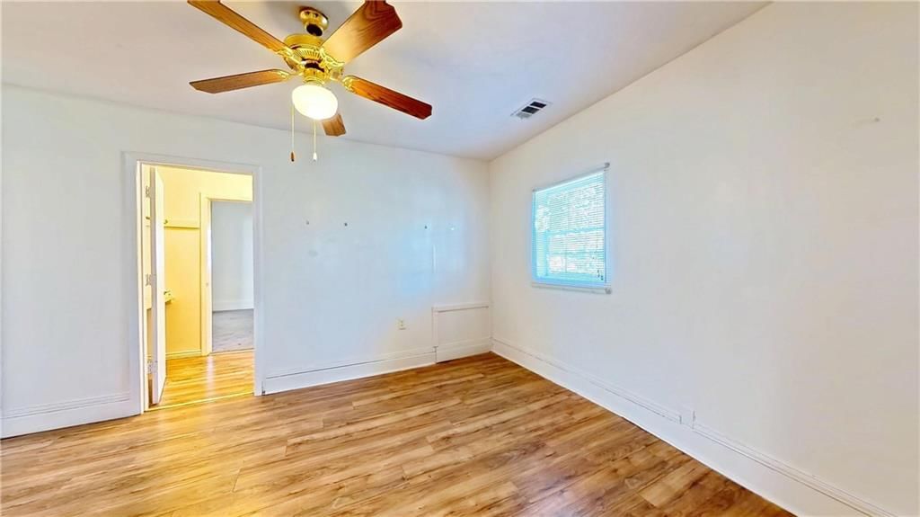 221 N Clay Street — photo 11