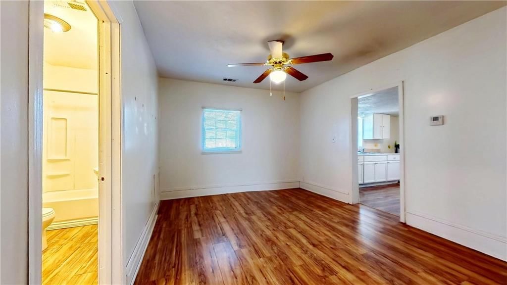221 N Clay Street — photo 12
