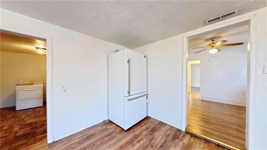 221 N Clay Street — photo 14
