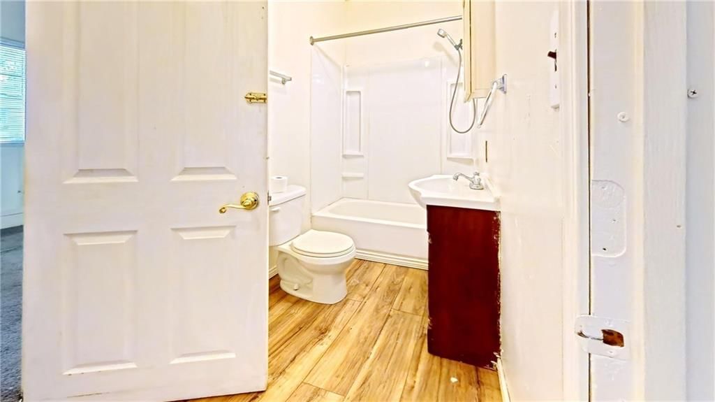 221 N Clay Street — photo 20