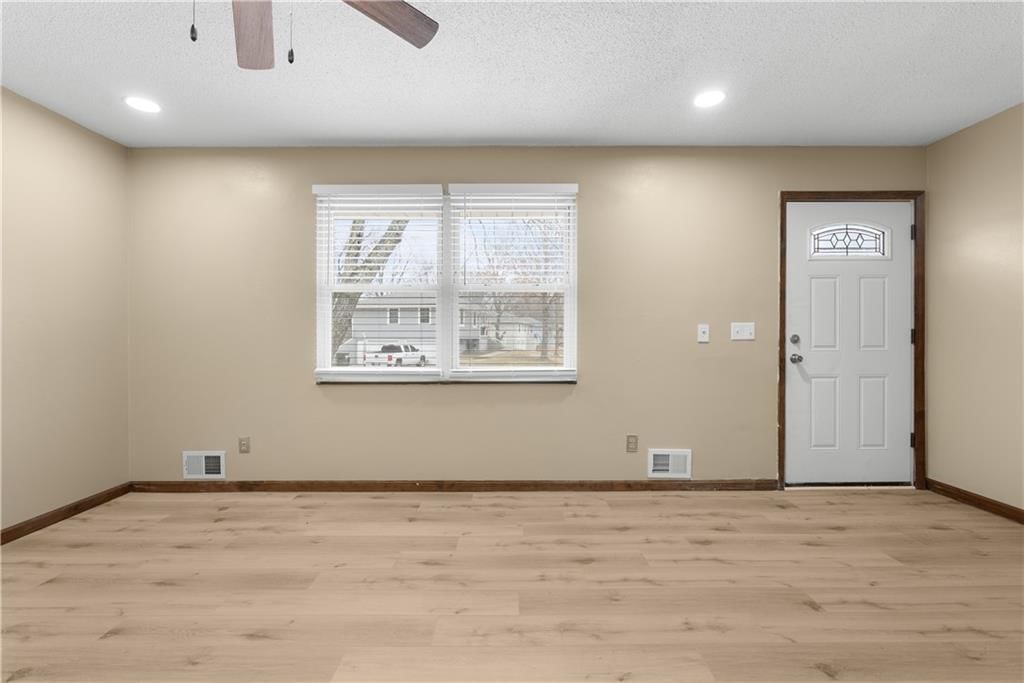 406 SE 21st Street — photo 3