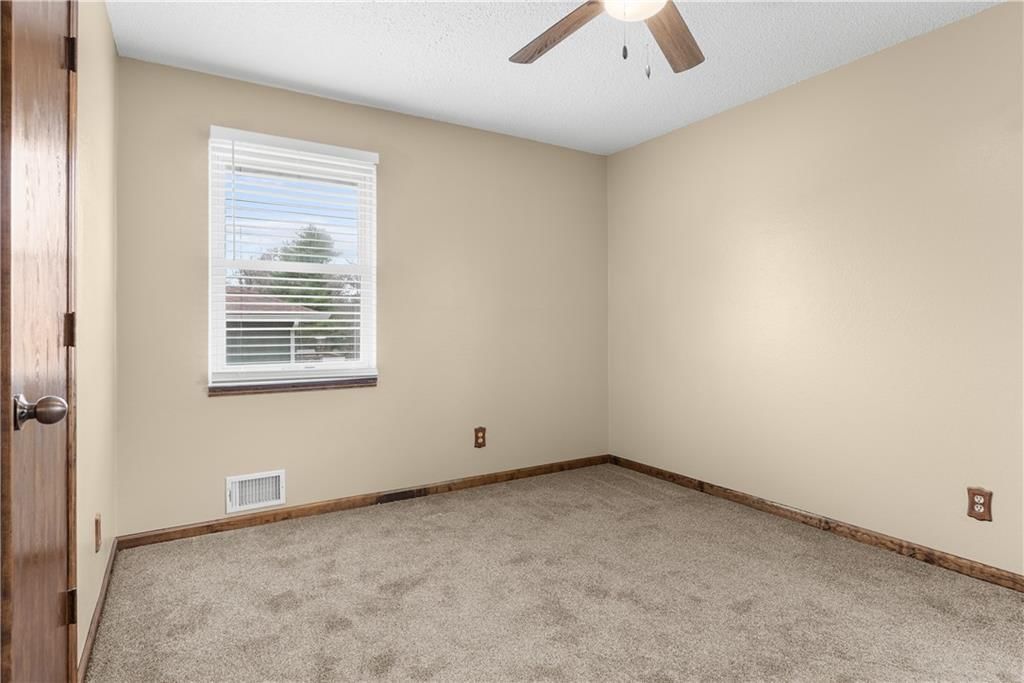 406 SE 21st Street — photo 10