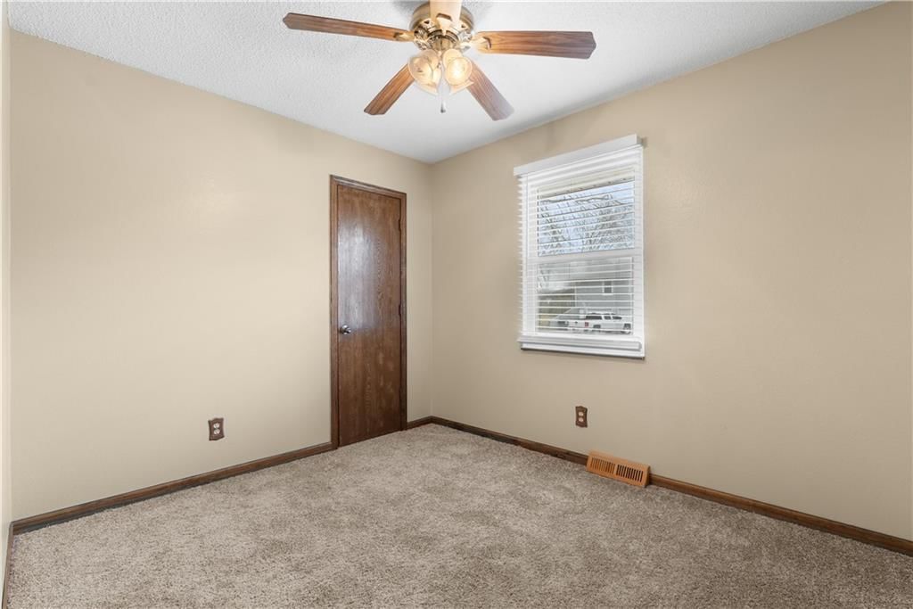 406 SE 21st Street — photo 17