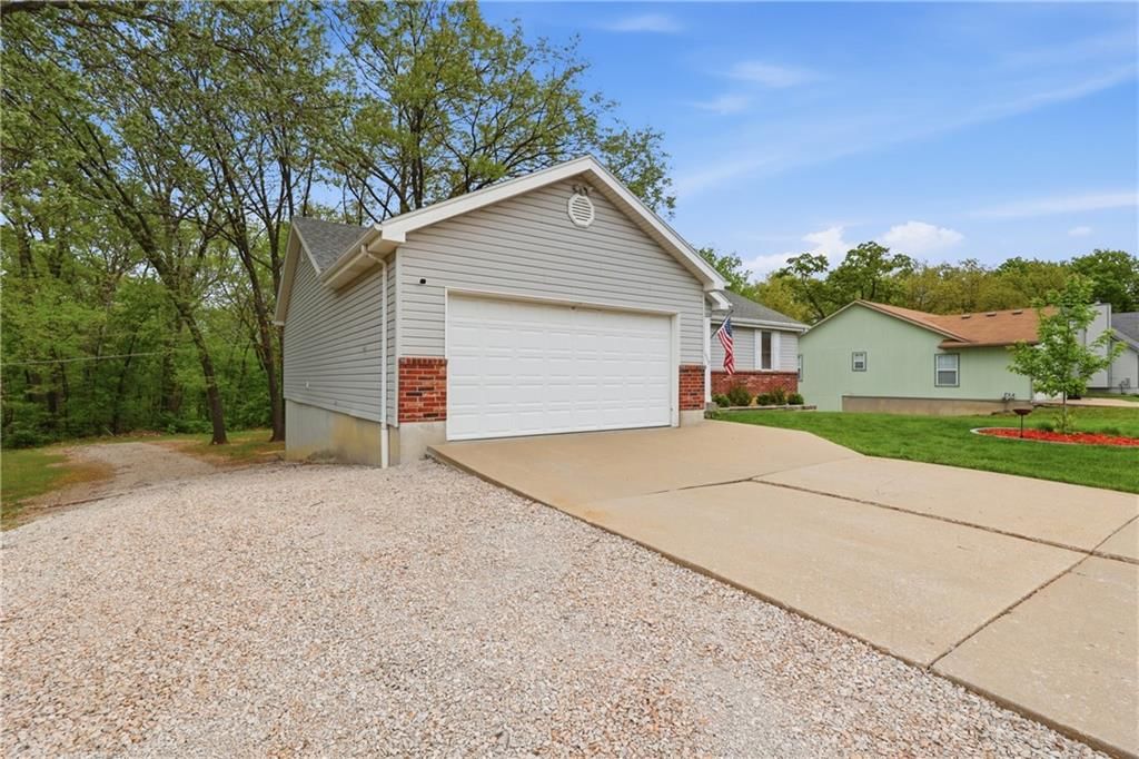 1475 Grandview Drive — photo 2