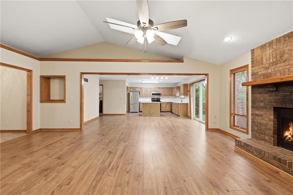 1475 Grandview Drive — photo 5