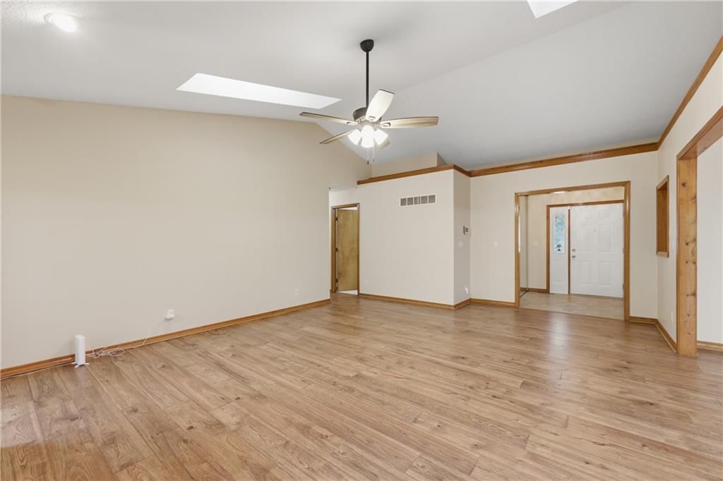 1475 Grandview Drive — photo 6