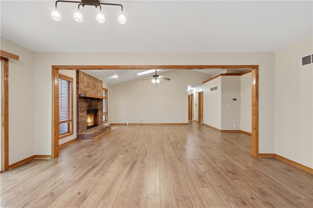 1475 Grandview Drive — photo 9