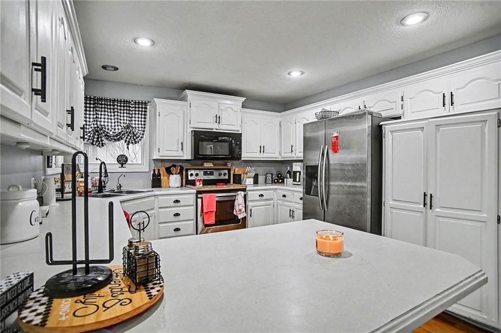 5504 Long View Drive — photo 11