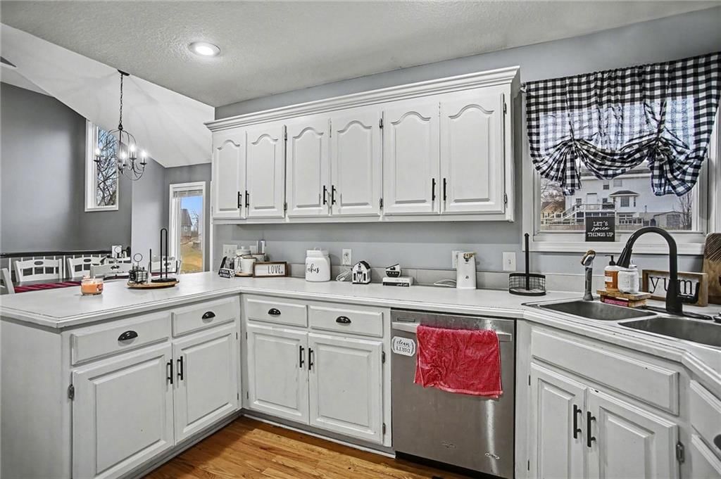 5504 Long View Drive — photo 12