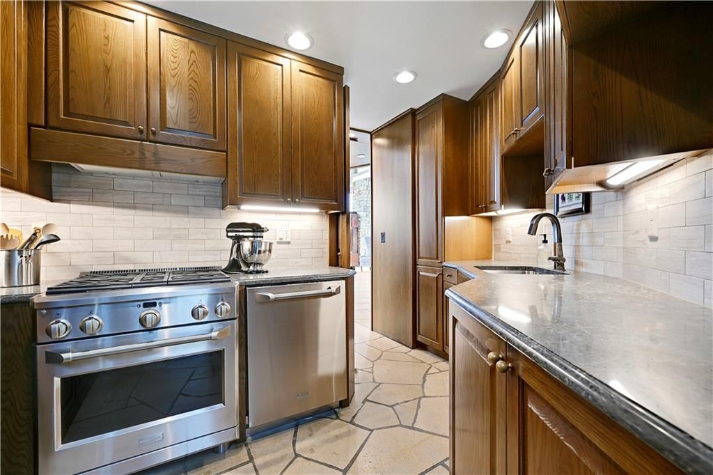 16900 Highland Ridge Drive — photo 36