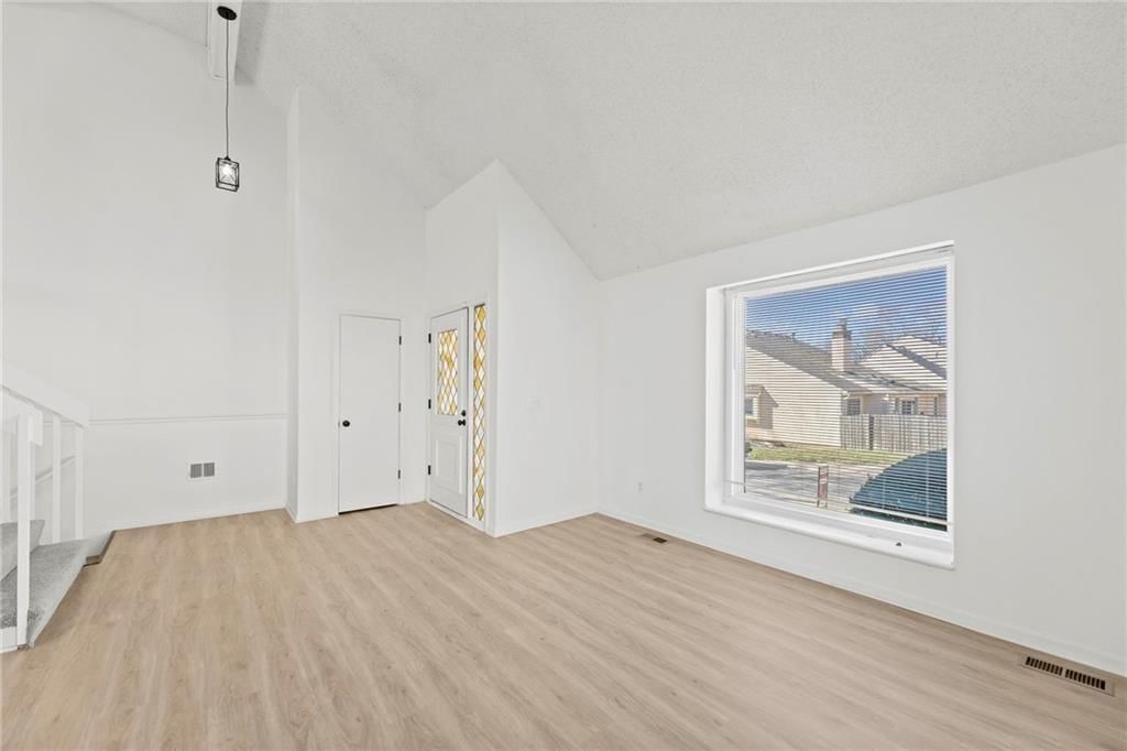 12521 W 85th Terrace — photo 3