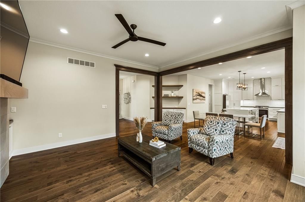 9310 Carbondale Street — photo 15