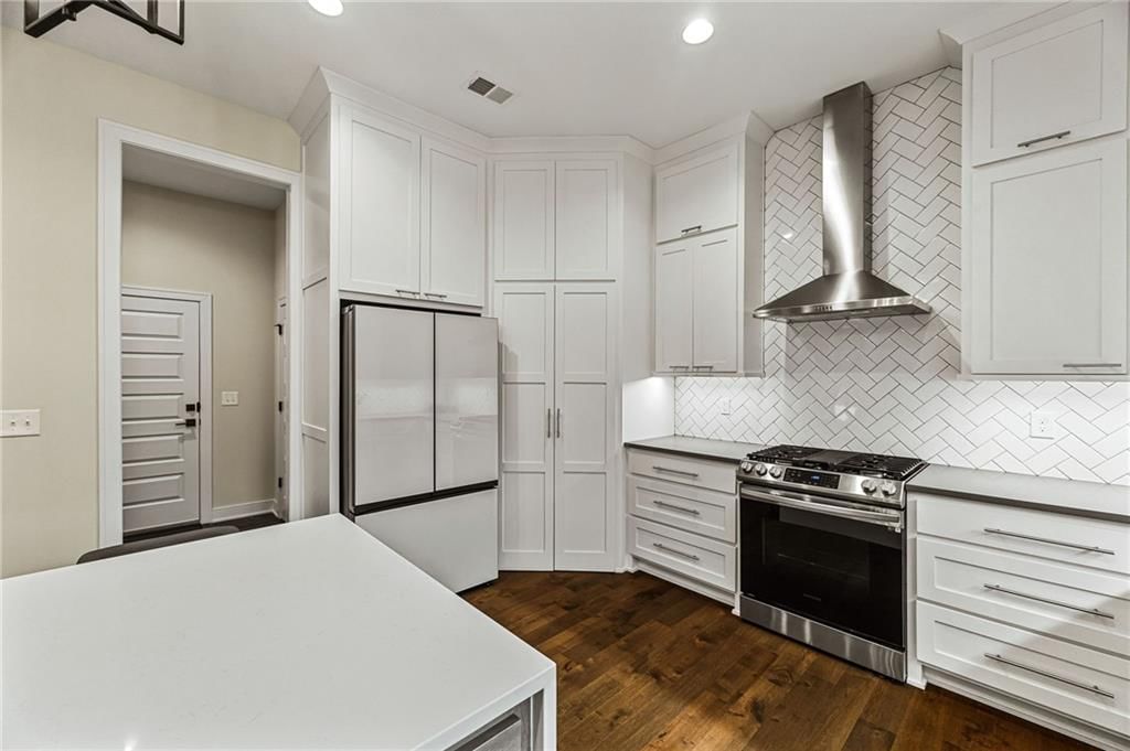 9310 Carbondale Street — photo 25