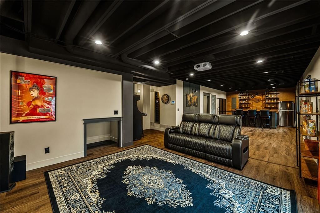 9310 Carbondale Street — photo 33