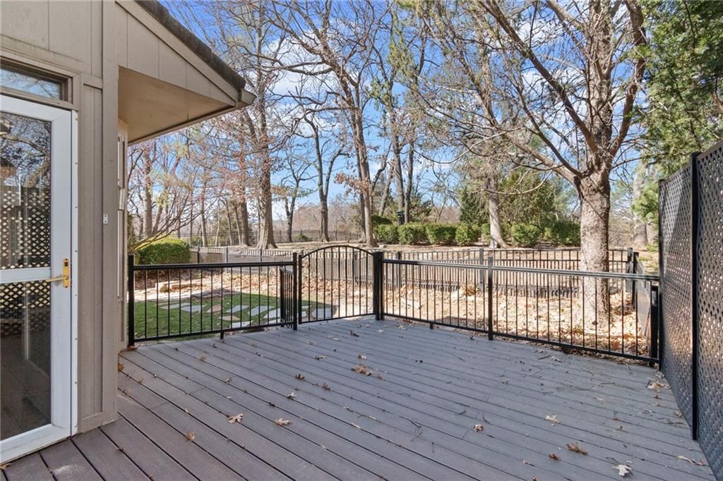1008 NE Moss Point Road — photo 40