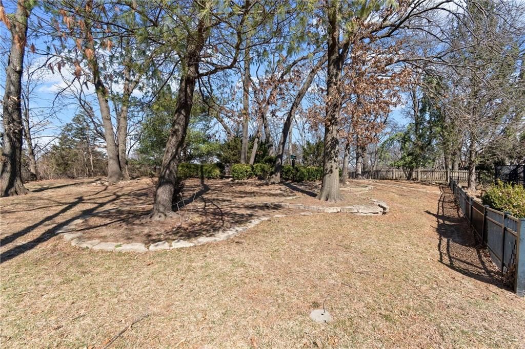 1008 NE Moss Point Road — photo 45