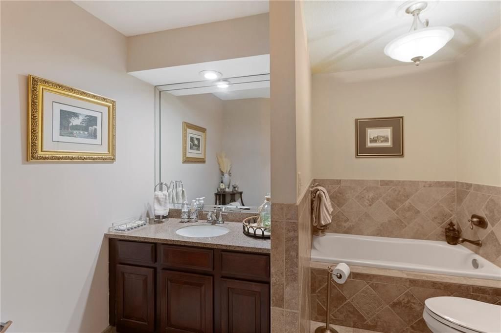 12854 Pembroke Circle — photo 32