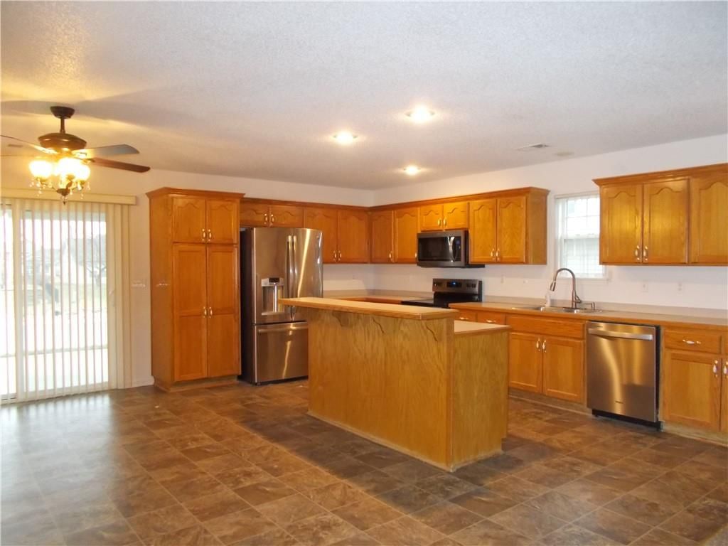 817 Clancy Court — photo 4