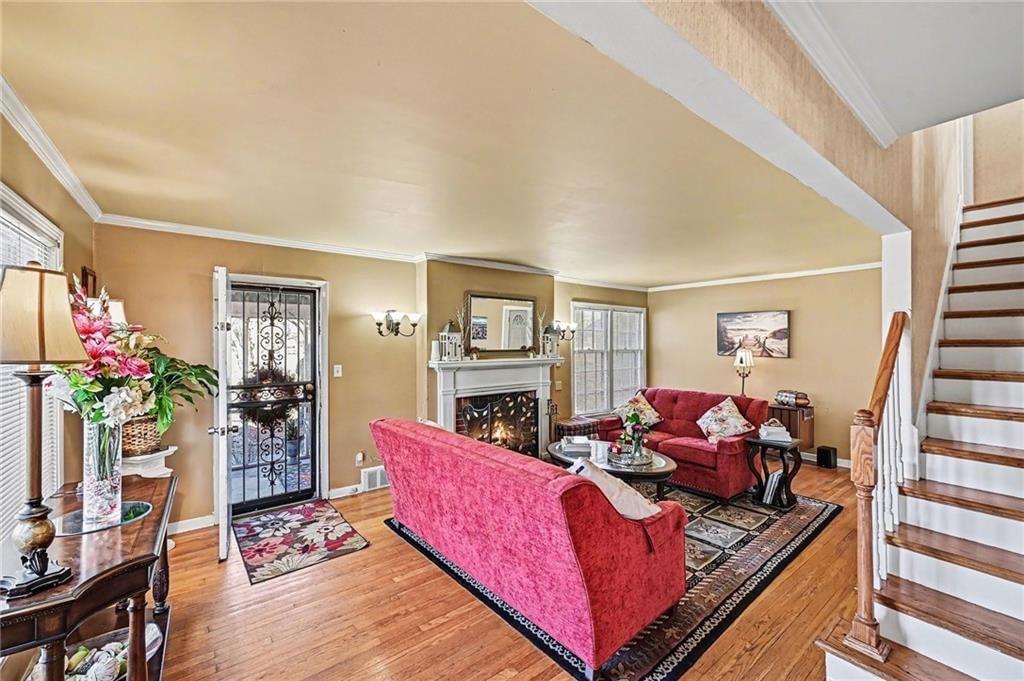 7903 Holmes Road — photo 9