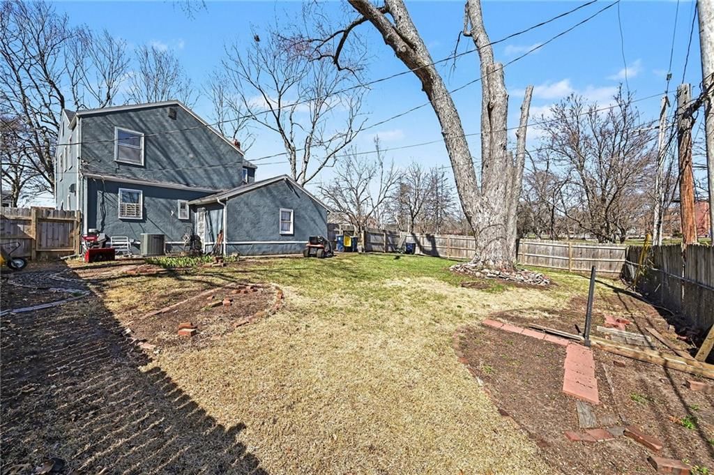 7903 Holmes Road — photo 25