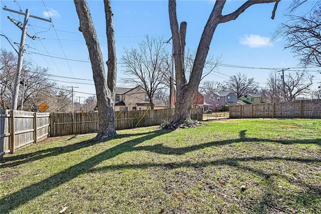 7903 Holmes Road — photo 26