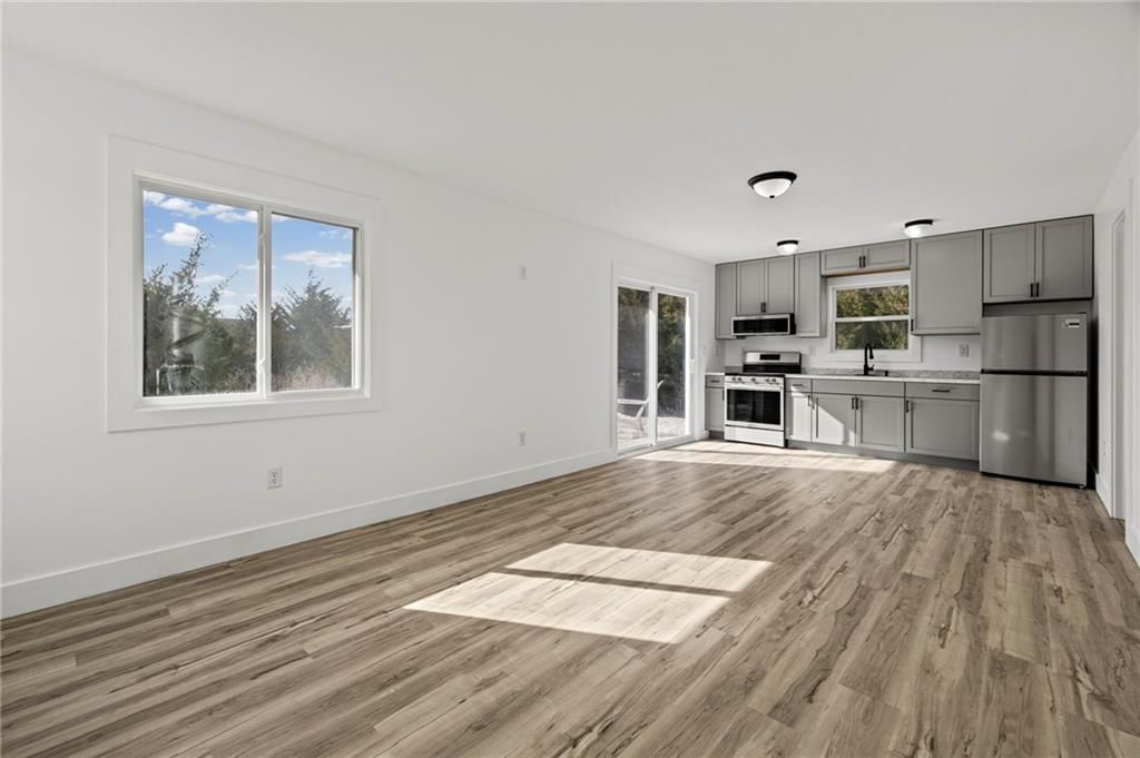 61 Maple Drive — photo 3